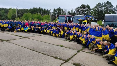 З російського полону повернулися військові Андрій Лось та Андрій Афонін, які є з Сосницької громади, що на Чернігівщині З російського полону повернулися військові Андрій Лось та Андрій Афонін, які є з Сосницької громади, що на Чернігівщині