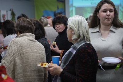 Влаштували благодійний ярмарок та дегустацію в укритті. Херсонці відзначили свято Колодія Влаштували благодійний ярмарок та дегустацію в укритті. Херсонці відзначили свято Колодія