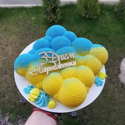 Спалена Москва та патріотична символіка: які торти замовляють рівняни Спалена Москва та патріотична символіка: які торти замовляють рівняни