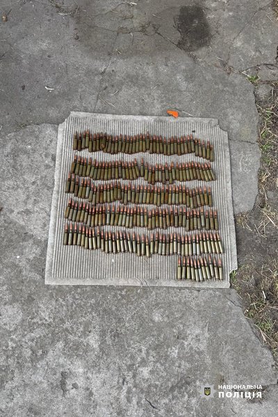 Виявили понад 40 гранат: черкащанина підозрюють у незаконному зберіганні зброї та боєприпасів Виявили понад 40 гранат: черкащанина підозрюють у незаконному зберіганні зброї та боєприпасів