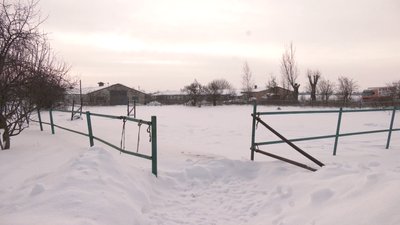 Через замети призупинили роботу кінноспортивного клубу у Великій Омеляній на Рівненщині Через замети призупинили роботу кінноспортивного клубу у Великій Омеляній на Рівненщині