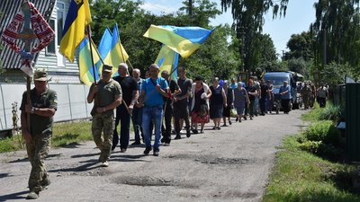 Похорон військового на Чернігівщині: попрощалися з солдатом Юрієм Жиманем Похорон військового на Чернігівщині: попрощалися з солдатом Юрієм Жиманем