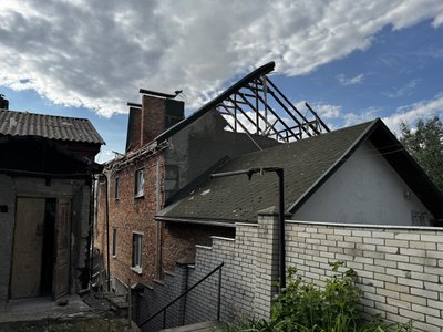 "Вікна посипалися, ноги отерпли": жителі Сум про ранковий обстріл "Вікна посипалися, ноги отерпли": жителі Сум про ранковий обстріл
