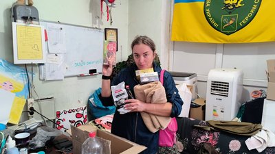 Президентка благодійного фонду "Сестра милосердя" Ярина Чаговець у шпиталі