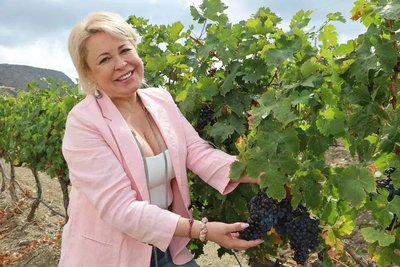 Putinge 1775 s. şarabını açtı, RF ordusına yardım etti, Ukrayinağa qarşı cenkleşti: Devlet Dumasına Qırımdan namzetler
