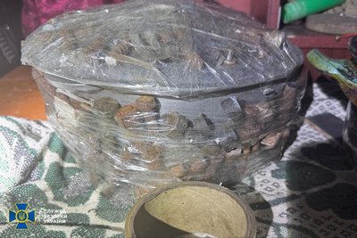 Готував 10-кілограмову бомбу для підриву держустанови: на Одещині затримали підозрюваного Готував 10-кілограмову бомбу для підриву держустанови: на Одещині затримали підозрюваного