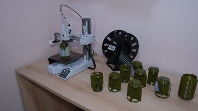"На фронті це розхідний матеріал": вінничанин з друзями допомагає військовим за допомогою 3D-принтерів "На фронті це розхідний матеріал": вінничанин з друзями допомагає військовим за допомогою 3D-принтерів