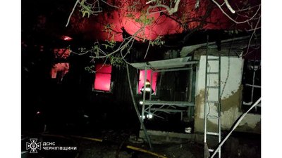 Внаслідок пожежі у двоквартирному будинку в Ічні на Чернігівщині загинув чоловік Внаслідок пожежі у двоквартирному будинку в Ічні на Чернігівщині загинув чоловік