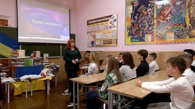 Військові на реабілітації провели урок мужності для вінницьких школярів Військові на реабілітації провели урок мужності для вінницьких школярів