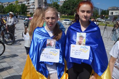 Учасниці акції до Дня Героїв у Новодністровську Учасниці акції до Дня Героїв у Новодністровську