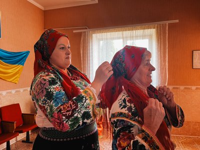 "Коли я співаю — молодію" на Буковині жінки 17 років співають у народному колективі "Коли я співаю — молодію" на Буковині жінки 17 років співають у народному колективі