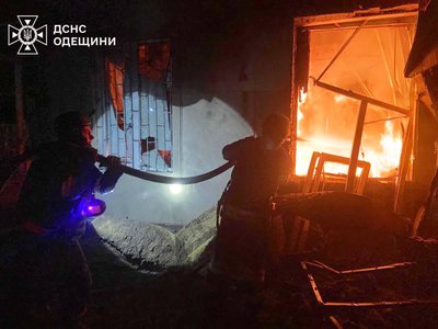 Нічна атака по Одещині: пошкоджені адмінбудівлі та автотранспорт, є постраждалі Нічна атака по Одещині: пошкоджені адмінбудівлі та автотранспорт, є постраждалі