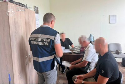 Елітні авто під виглядом гумдопомоги ЗСУ. Жителя Криворіжжя підозрюють у шахрайстві і відмиванні майна Елітні авто під виглядом гумдопомоги ЗСУ. Жителя Криворіжжя підозрюють у шахрайстві і відмиванні майна