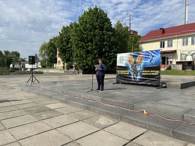 У Жашкові в День Героїв відбулася акція на підтримку полонених та зниклих безвісти У Жашкові в День Героїв відбулася акція на підтримку полонених та зниклих безвісти