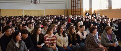 Посол України в Угорщині Федір Шандор зустрівся з учнями у Берегові Посол України в Угорщині Федір Шандор зустрівся з учнями у Берегові