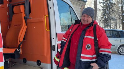 "Ми ночували на роботі": як працюють парамедики на Львівщині у складних зимових умовах "Ми ночували на роботі": як працюють парамедики на Львівщині у складних зимових умовах