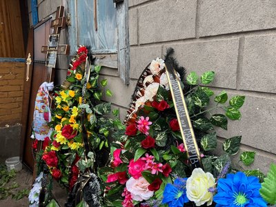 На Дніпропетровщині попрощалися з загиблою через ракетний удар вагітною Діаною Кошик На Дніпропетровщині попрощалися з загиблою через ракетний удар вагітною Діаною Кошик