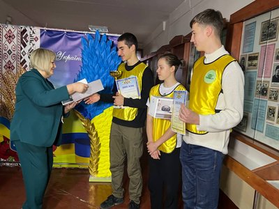 Нагородження учасників стрілецьких змаганнь "Патріот" між старшокласниками у вінницькому ліцеї №22 Нагородження учасників стрілецьких змаганнь "Патріот" між старшокласниками у вінницькому ліцеї №22