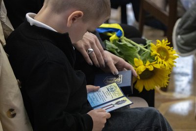 Віталій Кличко вручив нагороди родинам загиблих киян-військових Віталій Кличко вручив нагороди родинам загиблих киян-військових