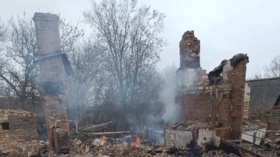 Ховають людей на городах, бо не можуть дістатись кладовища через обстріли РФ: як живуть у Грем'ячі на Чернігівщині Ховають людей на городах, бо не можуть дістатись кладовища через обстріли РФ: як живуть у Грем'ячі на Чернігівщині