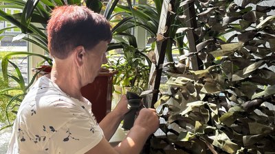 Три роки самостійно в'яже маскувальні сітки: історія 74-річної волонтерки з Вінниччини Три роки самостійно в'яже маскувальні сітки: історія 74-річної волонтерки з Вінниччини