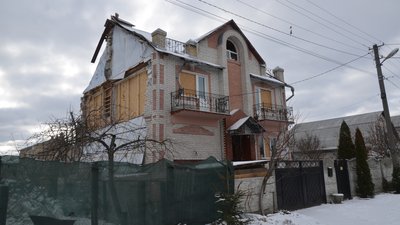 Розділені "бетонкою" й об’єднані обстрілами: як живуть жителі мікрорайонів Півці та Олександрівка у Чернігові Розділені "бетонкою" й об’єднані обстрілами: як живуть жителі мікрорайонів Півці та Олександрівка у Чернігові