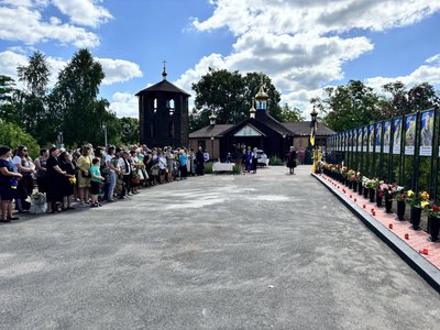 На Житомирщині відкрили Алею пам'яті загиблих воїнів України На Житомирщині відкрили Алею пам'яті загиблих воїнів України