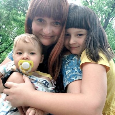 "Били струмом, поки дитина плакала у сусідній кімнаті": історія жінки, яка пережила окупацію "Били струмом, поки дитина плакала у сусідній кімнаті": історія жінки, яка пережила окупацію