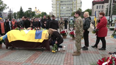 З капітаном Сергієм Бандрівським попрощалися у Рівному З капітаном Сергієм Бандрівським попрощалися у Рівному