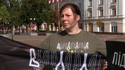 Понад 2,5 роки полону: у Чернігові рідні нацгвардійців з ЧАЕС продовжують чекати своїх синів та чоловіків додому Понад 2,5 роки полону: у Чернігові рідні нацгвардійців з ЧАЕС продовжують чекати своїх синів та чоловіків додому
