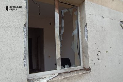 Пошкоджений гуртожиток та 11 травмованих: наслідки російської атаки по Одесі. Фото Пошкоджений гуртожиток та 11 травмованих: наслідки російської атаки по Одесі. Фото