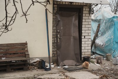 Пошкоджені двері в будинку Михайла Волошана, 5 листопада 2025 Пошкоджені двері в будинку Михайла Волошана, 5 листопада 2025