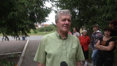 "Там уже не хати, а привиди": у Костобоброві, що за кілометр від кордону з РФ, досі проживають вісім людей "Там уже не хати, а привиди": у Костобоброві, що за кілометр від кордону з РФ, досі проживають вісім людей