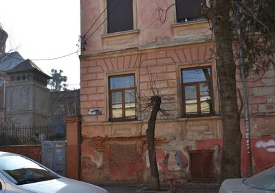 У Чернівцях понад 90 будинків аварійні та під загрозою обвалу: на яких вулицях