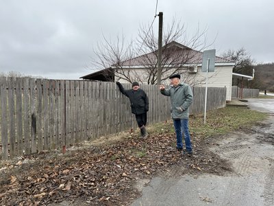 "Це дуже накладно": у селі на Полтавщині місцеві стурбовані, що зросте вартість проїзду "Це дуже накладно": у селі на Полтавщині місцеві стурбовані, що зросте вартість проїзду