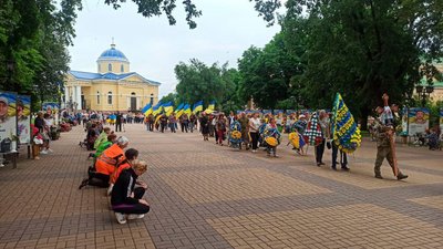На Чернігівщині 11 червня попрощалися із трьома військовими ЗСУ, які загинули на Луганщині та Донеччині На Чернігівщині 11 червня попрощалися із трьома військовими ЗСУ, які загинули на Луганщині та Донеччині