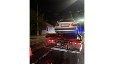 У Чернігові п'яний водій проїхав на червоний сигнал світлофора та скоїв ДТП У Чернігові п'яний водій проїхав на червоний сигнал світлофора та скоїв ДТП