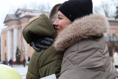 Понад 32 місяці полону: у громаді на Черкащині з обіймами зустріли захисника Понад 32 місяці полону: у громаді на Черкащині з обіймами зустріли захисника