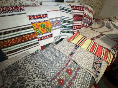 "Світу не бачила за роботою": волинянка показала старовинну скриню "на придане" і клунок "на смерть" "Світу не бачила за роботою": волинянка показала старовинну скриню "на придане" і клунок "на смерть"