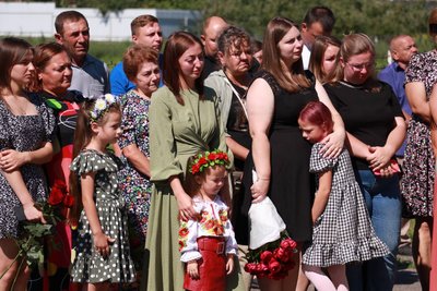 На Вінниччині відкрили пам’ятну дошку загиблому бійцю бригади "Червона Калина" На Вінниччині відкрили пам’ятну дошку загиблому бійцю бригади "Червона Калина"