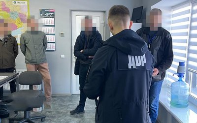 Посадовці Житомирської митниці за винагороду незаконно оформляли "нульове розмитнення" – ДБР Посадовці Житомирської митниці за винагороду незаконно оформляли "нульове розмитнення" – ДБР