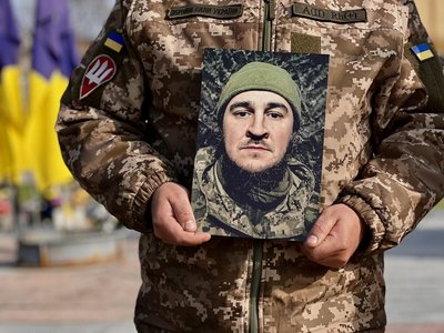 З бійцями Олександром Нагайцем, Павлом Кузьмичем та Антоном Кравченком попрощалися у Рівному З бійцями Олександром Нагайцем, Павлом Кузьмичем та Антоном Кравченком попрощалися у Рівному