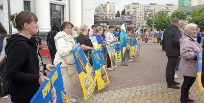 Акція в підтримку полонених та зниклих безвісти розпочалась у Хмельницькому Акція в підтримку полонених та зниклих безвісти розпочалась у Хмельницькому