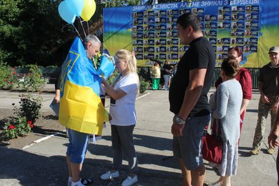 На Одещині зустріли звільненого з полону захисника Валерія Левчишина На Одещині зустріли звільненого з полону захисника Валерія Левчишина