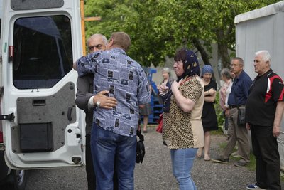 У Харкові простилися з Іриною Мироненко та її донькою Марією, які загинули під час ударів росіян по "Епіцентру" У Харкові простилися з Іриною Мироненко та її донькою Марією, які загинули під час ударів росіян по "Епіцентру"