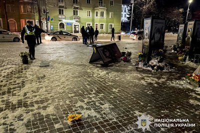 Портрети військових пошкодили в центрі Рівного