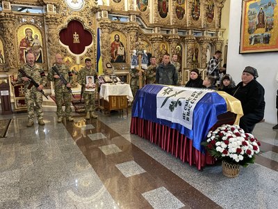 У Полтаві попрощалися із солдатом Русланом Радченком У Полтаві попрощалися із солдатом Русланом Радченком