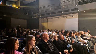 Глядачі вистави "Вертеп" Глядачі вистави "Вертеп"