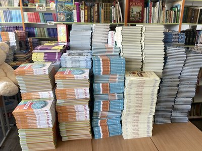 Підручники до 1 вересня: чи встигнуть надрукувати та доставити всі книги у школи Полтавщини Підручники до 1 вересня: чи встигнуть надрукувати та доставити всі книги у школи Полтавщини
