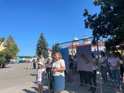 На Тернопільщині відкрили благодійну виставку плакатиста з Естонії, який живе в Україні На Тернопільщині відкрили благодійну виставку плакатиста з Естонії, який живе в Україні